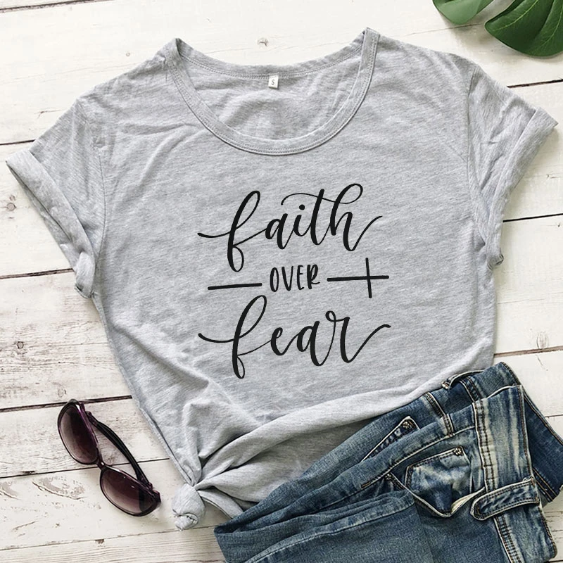 Faith Over Fear футболка женская модная вдохновленная Религиозная Христианская Церковь топы футболки Повседневная летняя графическая футболка tumblr наряд - Цвет: gray-black text