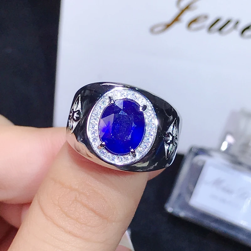 4 Carat natural sapphire men's ring, super atmosphere. 925 pure silver does not change color. Certificate. New products