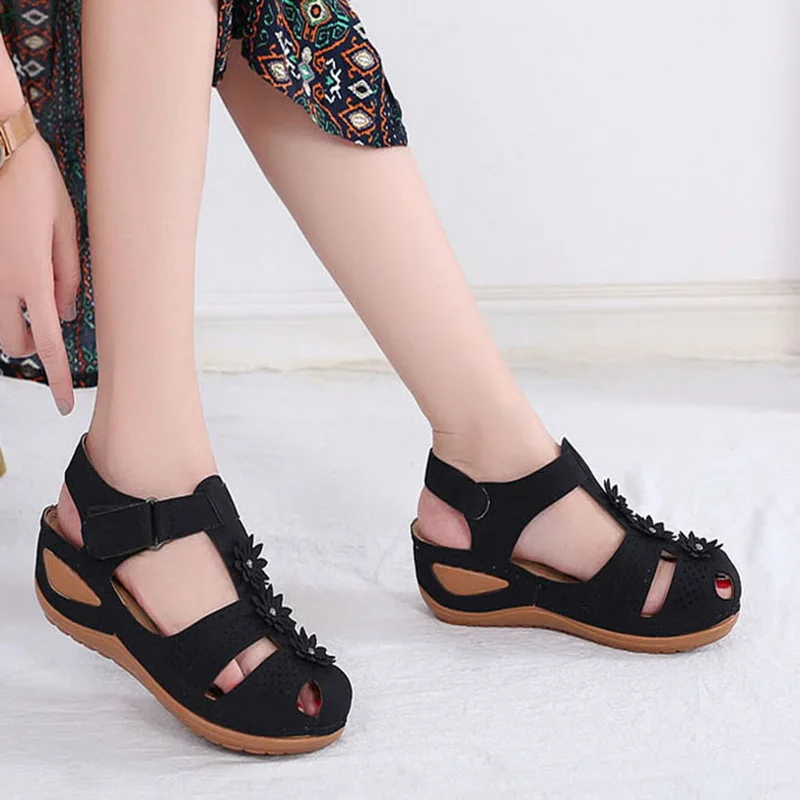 

Women's Wedge Sandals Flower Shoes Peep Toe Bohemia Flip-Flop Ankle Strap Hollow Round Toe Casual Outdoor Hiking Slip On Shoes