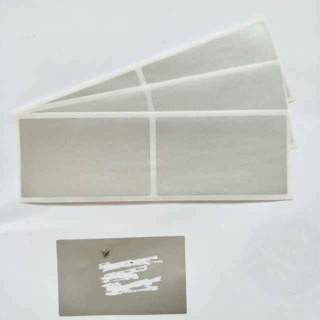 손으로 긁으면 순간적으로 긁히기 때문에 얇은 젖은 천에 담근 후 문지르면 됩니다.