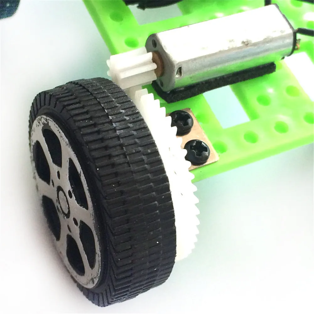 Hot 1 PCS À faire soi-même Solar Power Mini Powered Toy Kit Voiture Robot Moving Racer Enfants 