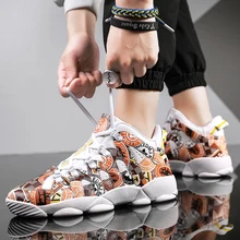 Обувь; мужские кеды на высокой платформе; коллекция года; Зимняя мужская обувь; повседневные Сникеры с рисунком в виде граффити; дышащая повседневная обувь на массивном каблуке; Zapatos Mujer