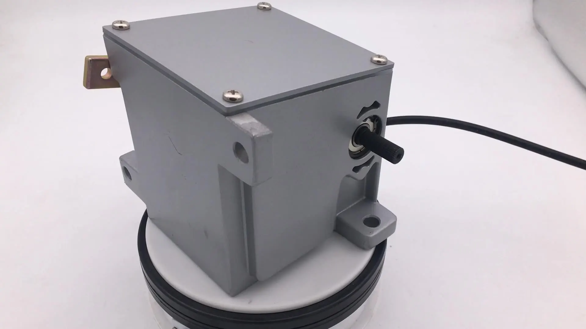 Generators ADC225-12 Electron Actuator ADC225 12V electron tube cv181 is replaced by 6sn7gt and 6h8c