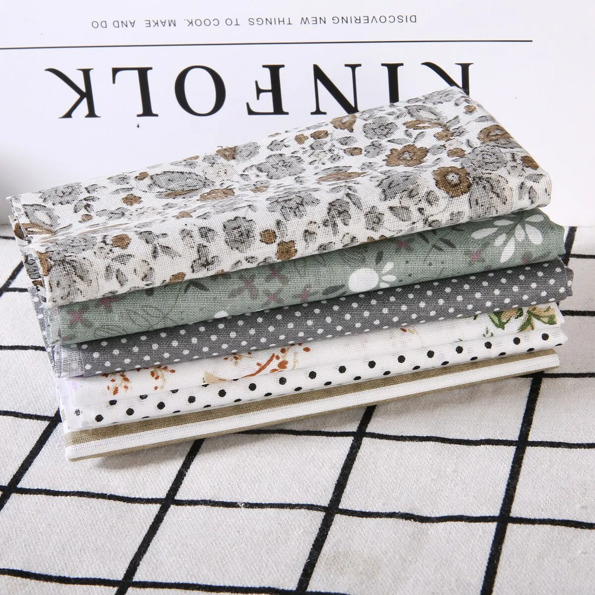 New 7pcs 25x25cm Cotton Fabric Assorted Squares Pre-Cut Quilt Quarters Bundle DIY Patchwork Cloth Material Handmade Doll Gray
