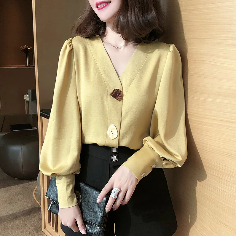 

Women's shirt autumn / winter 2020 New Retro Hong Kong V-neck top light cooked Lantern Sleeve Shirt