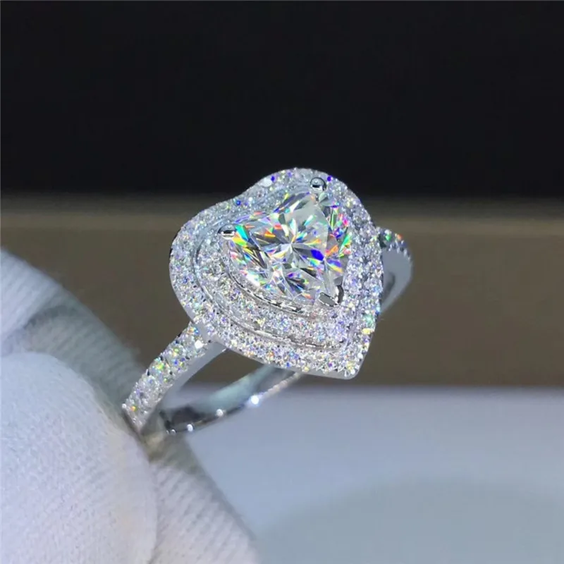 Huitan Időtlen stílusú szerelmes alakú Harmadfokú egyenlet zirconia esküvői gyűrűk Nők Fényűzés Előterjesztés Bevet vmit Porond Évforduló ajándékok Szív ékszer