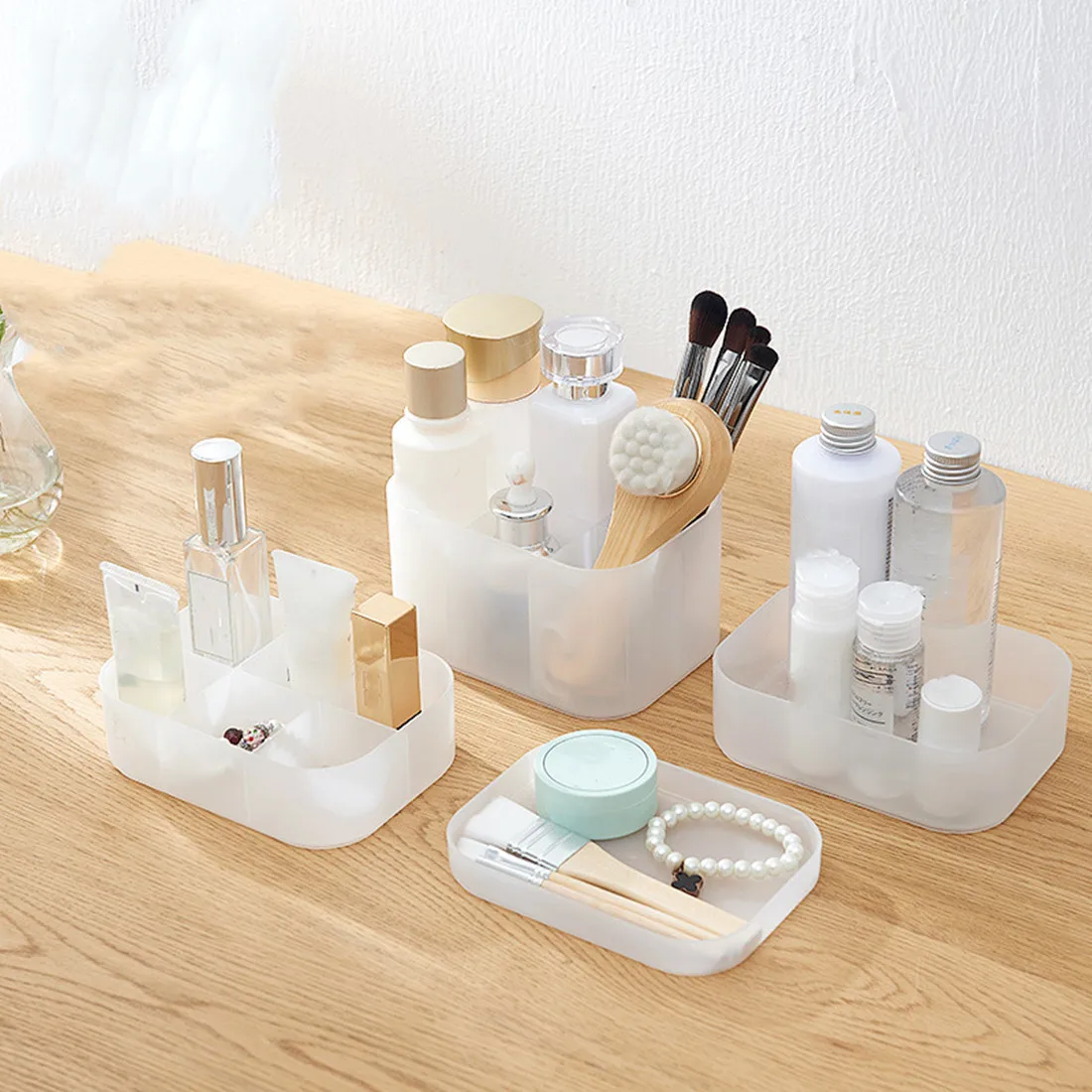 

Cosmetic storage box Plastic frosted transparent storage box Can be freely combined makeup organizer