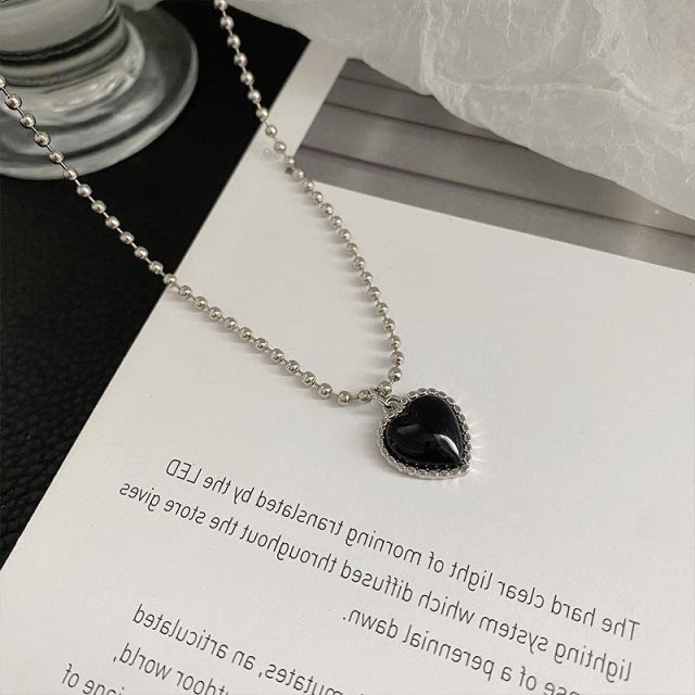 Black Heart Necklace French Metal Love Clavicle Chain Korean Simple Female Short Pendanklace Female Short Pendant for Women
