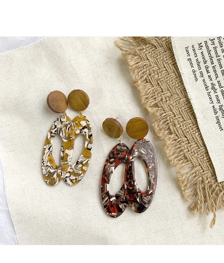 

Free Shipping Geometric Wood Resin Sweet Earring