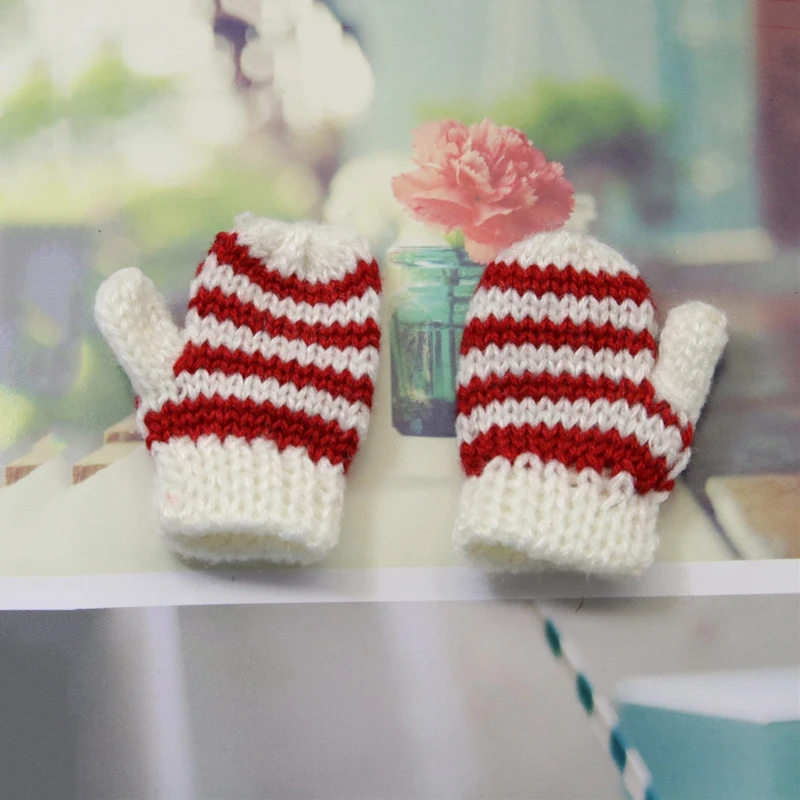 5Pcs Knitting Woolen Yarn Mini Gloves DIY Craft Supplies Toy Dolls Decorative Accessories Material Ornaments Cute Small Garment