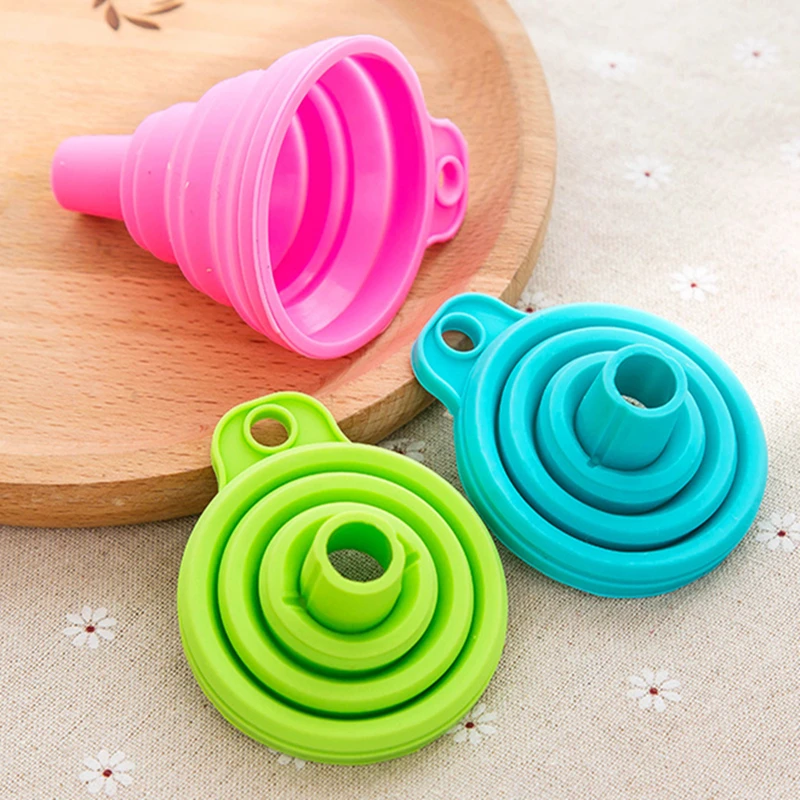 

1 Pcs Mini Foldable Funnel Silicone Collapsible Folding Portable Funnels Hangable Household Liquid Dispensing Kitchen Tools