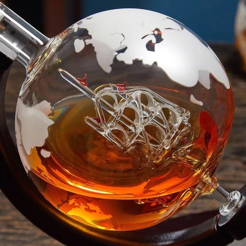 classy-couple-set-globe-decanter-close-up-whiskey_1-sw_800x.webp.jpg_.webp