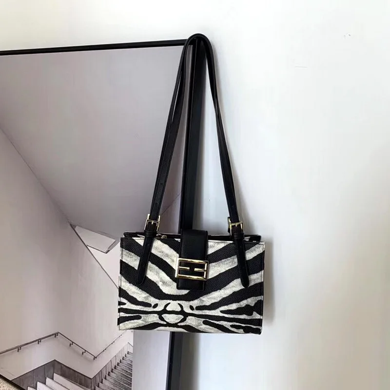 

New Zebra-print Small Square Flap Crossbody Bags for Women Handbags Women Famous Brands Designers 2019 Louie Vuiton