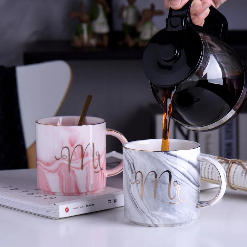 

Marble Ceramic Cup With Handle Bronzing Flamingo Pattern Milk Coffee Tea Cup Fashion Breakfast Juice Home Couple Water Cup