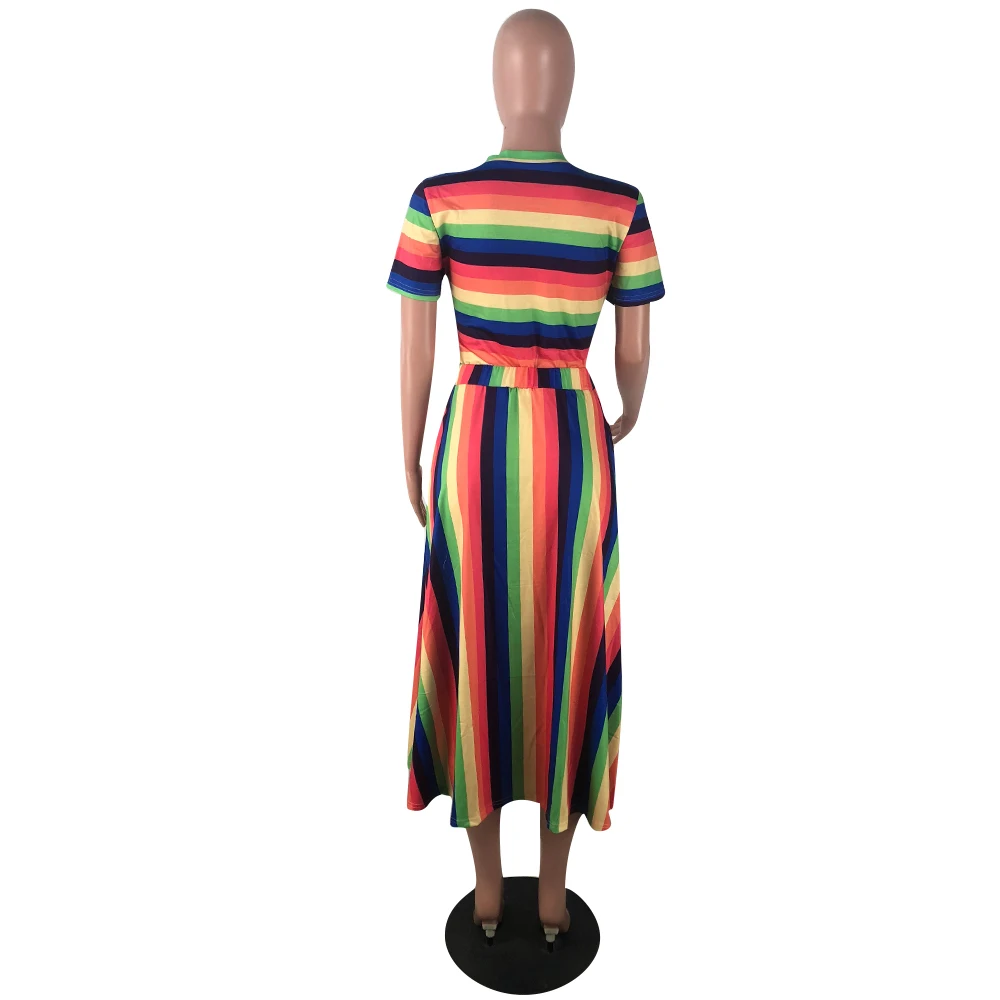 Женское вечернее платье макси в радужную полоску облегающее с коротким рукавом и