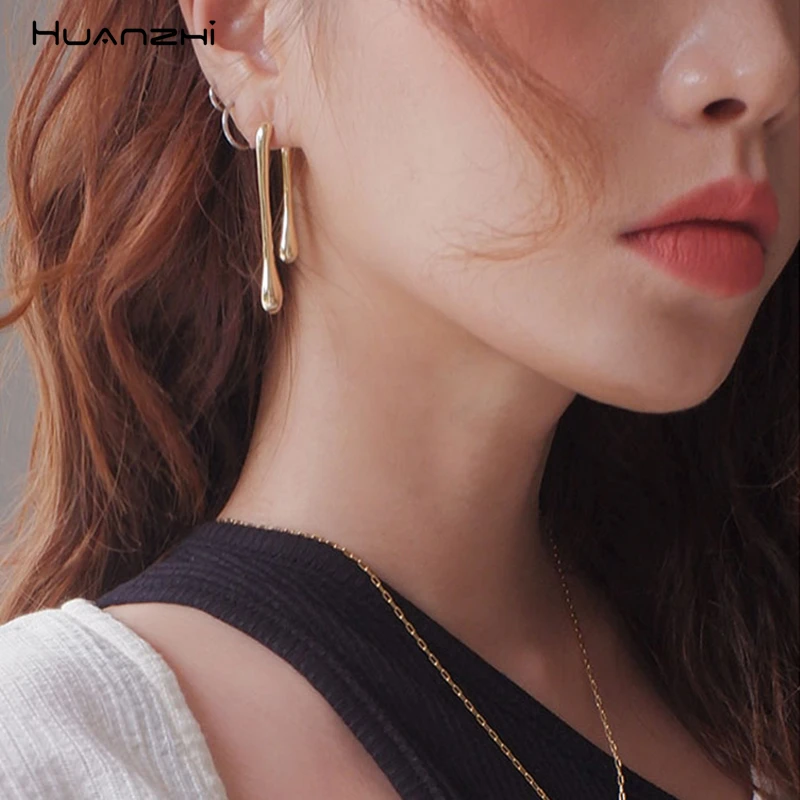 

HUANZHI 925 Silver Pin Geometric Water Droplets High Low Fall Asymmetry Irregular Glossy Metal Stud Earrings for Woman Jewelry