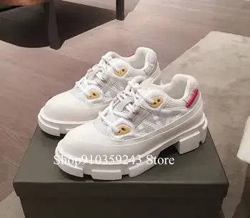 

Sneskers for women