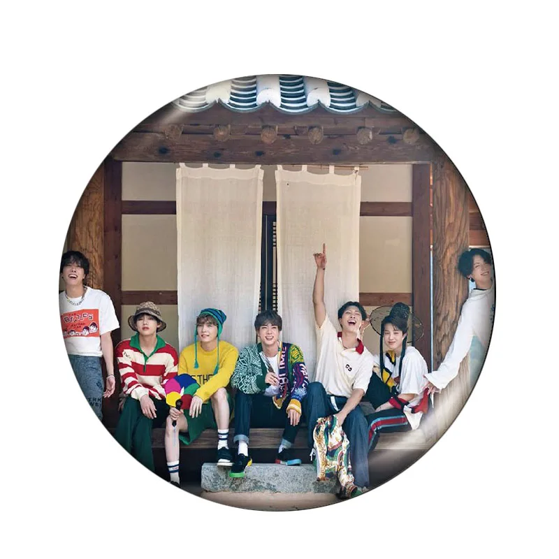 5 см KPOP Bangtan мальчики булавки значок альбом булавка брошь аксессуары для одежды шляпа украшение для рюкзака - Окраска металла: 61