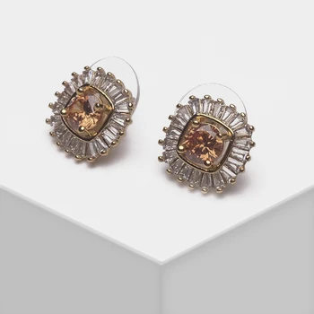 

Amorita boutique Exquisite crystal stud earrings