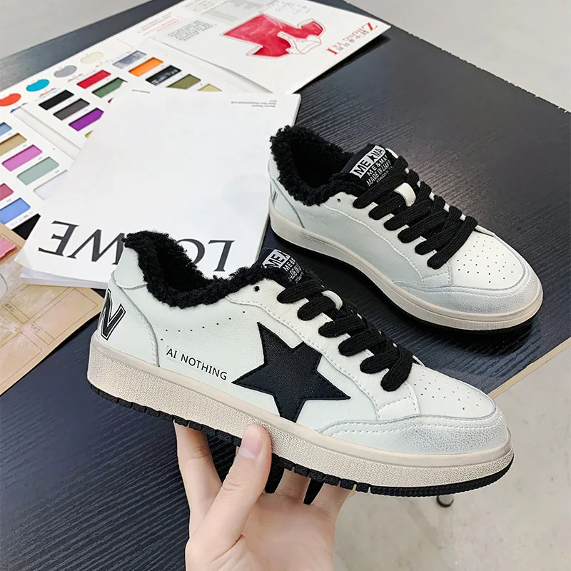 

2019 Autumn And Winter New Style Genuine Leather White Shoes Women's plus Velvet Board Shoes Fluffy Shoes Thick Bottomed round-T