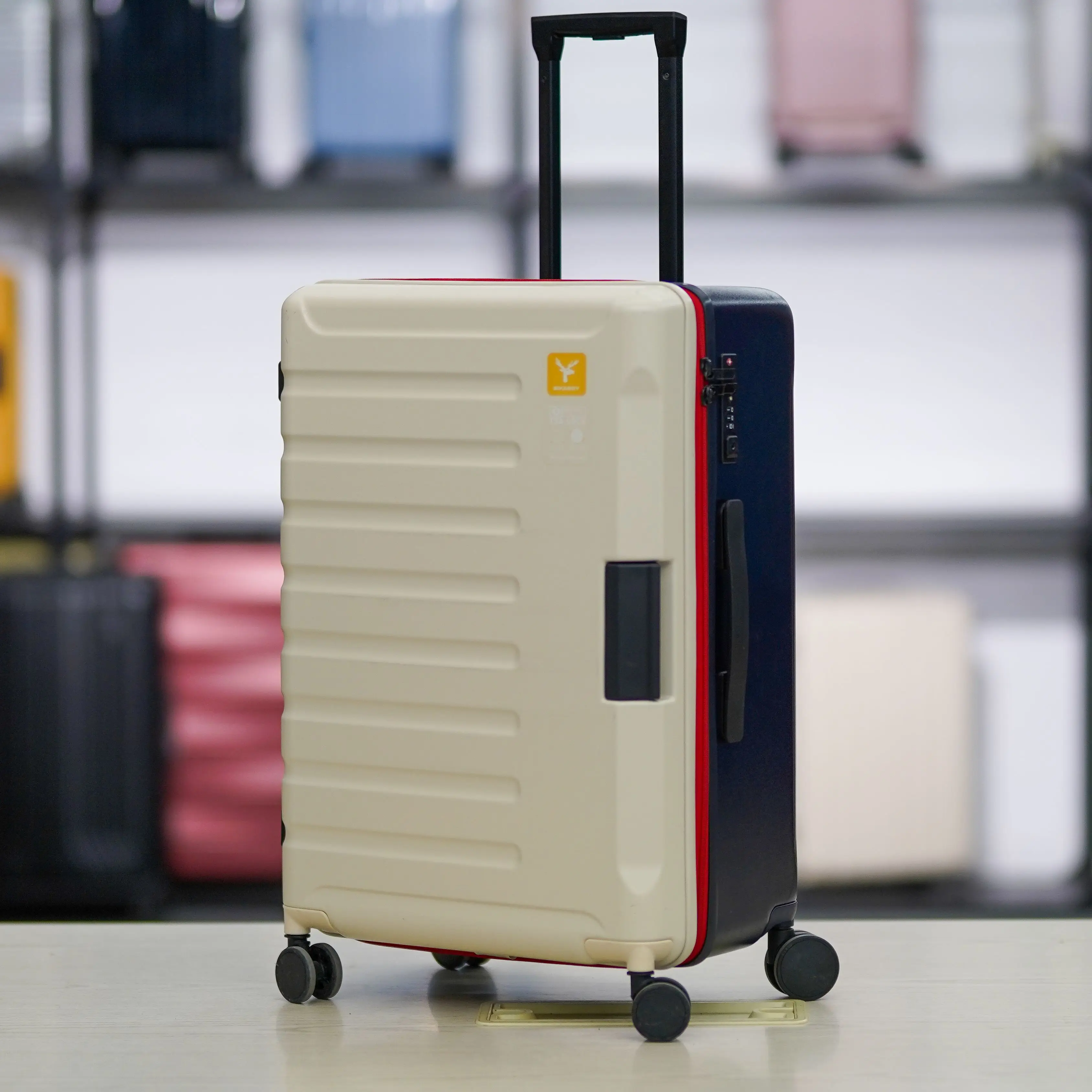 

2021 light weight pull-rod business password luggage case 24 inch travel suitcase boarding box custom luggage