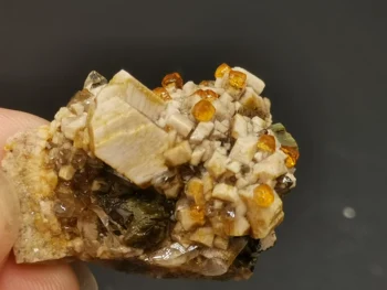 

100% natural garnet mineral sample, crystal feldspar mineral crystal intergrowth ore