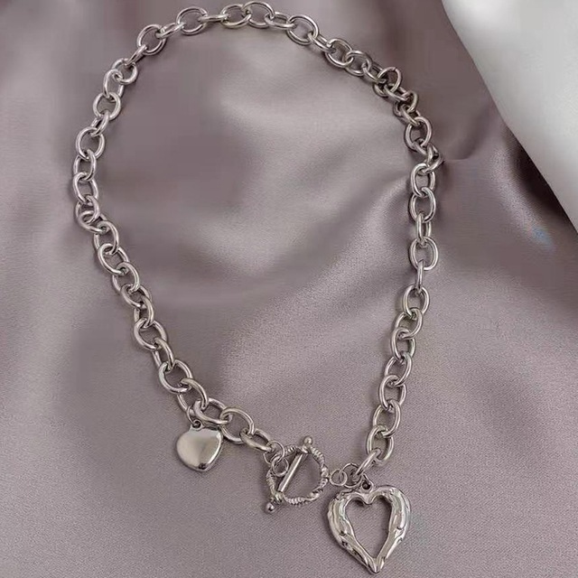 Black Heart Necklace French Metal Love Clavicle Chain Korean Simple Female Short Pendanklace Female Short Pendant for Women