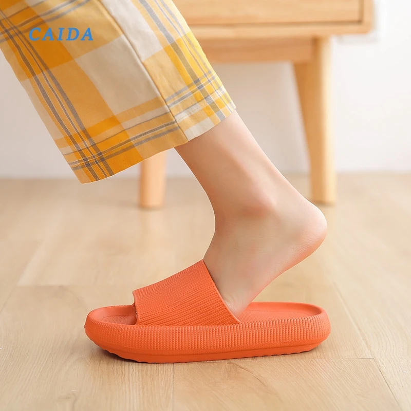 CAIDA-Zapatillas de plataforma gruesa para mujer, zapatilla para baño interior, suave, EVA, antideslizante, para el hogar, zapatos de verano