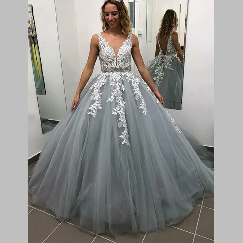 vestido de noiva cinza prata