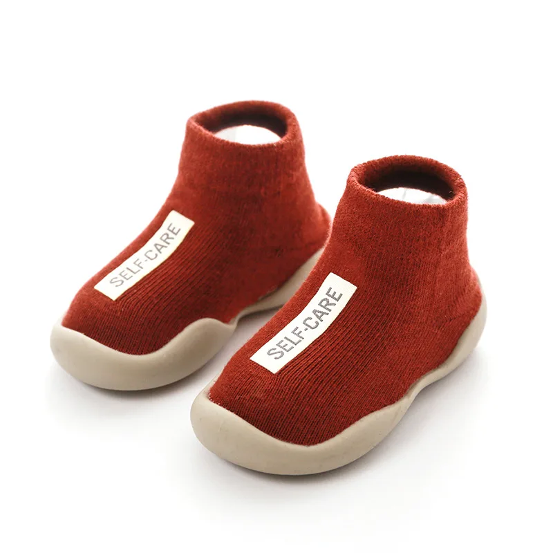 Модные детские носочки с резиновой подошвой, носки для новорожденных, Осень-зима, детские носки, нескользящие носки с мягкой подошвой - Цвет: WZ072-red