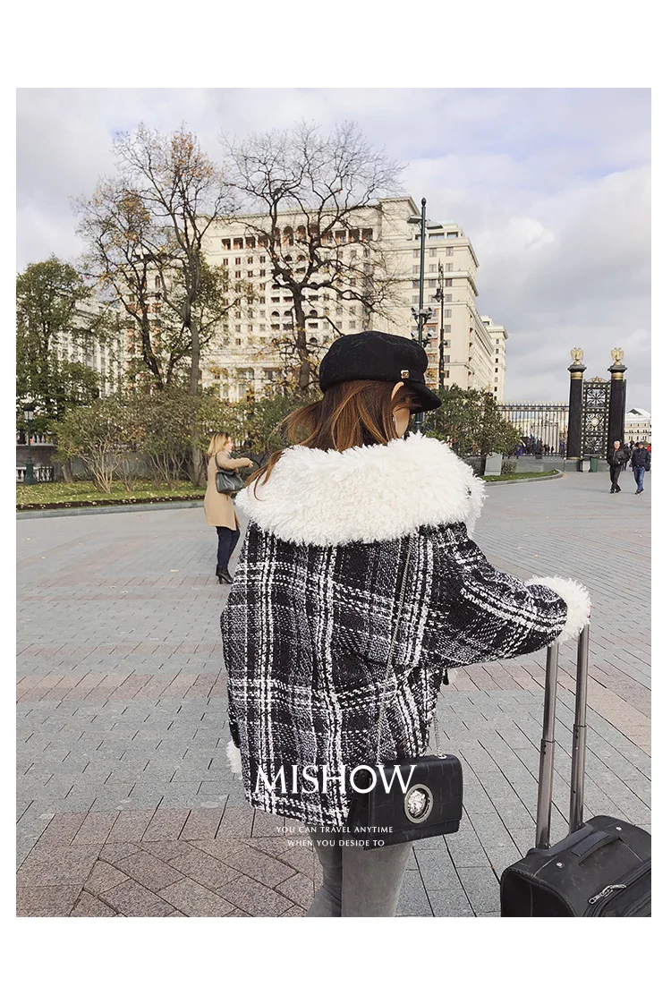 Mishow зимнее Короткое шерстяное пальто для женщин, теплое Свободное пальто в клетку, большой меховой воротник, Толстая шерстяная куртка, пальто MX18D8211