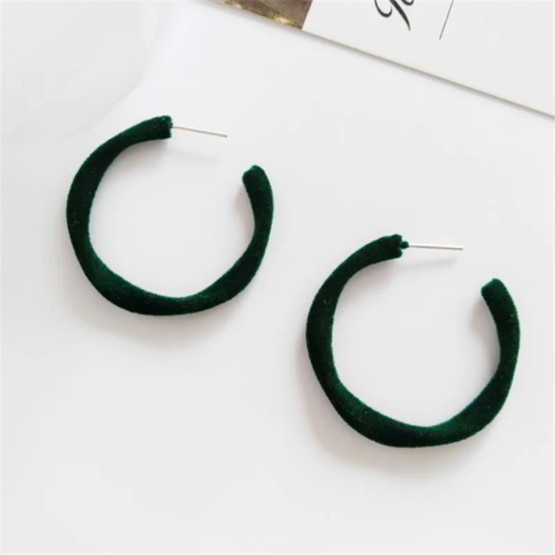 New winter plush velvet circle C shape earrings Vintage joker temperament female stud earrings for women Fine jewelry - Окраска металла: green