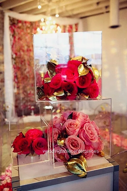 9e0bd82ccaf6fb4bfefe79357565facf_Modern-Clear-Acrylic-Wedding-Plum-Sage-Display