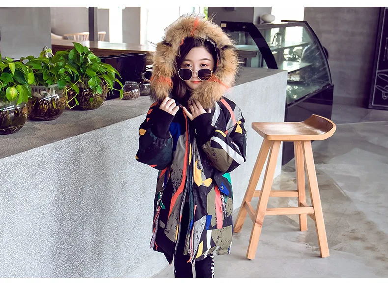 

New winter Korean style long geometric graffiti print big pocket thick fur lining jacket outwear with real fur collar for girls