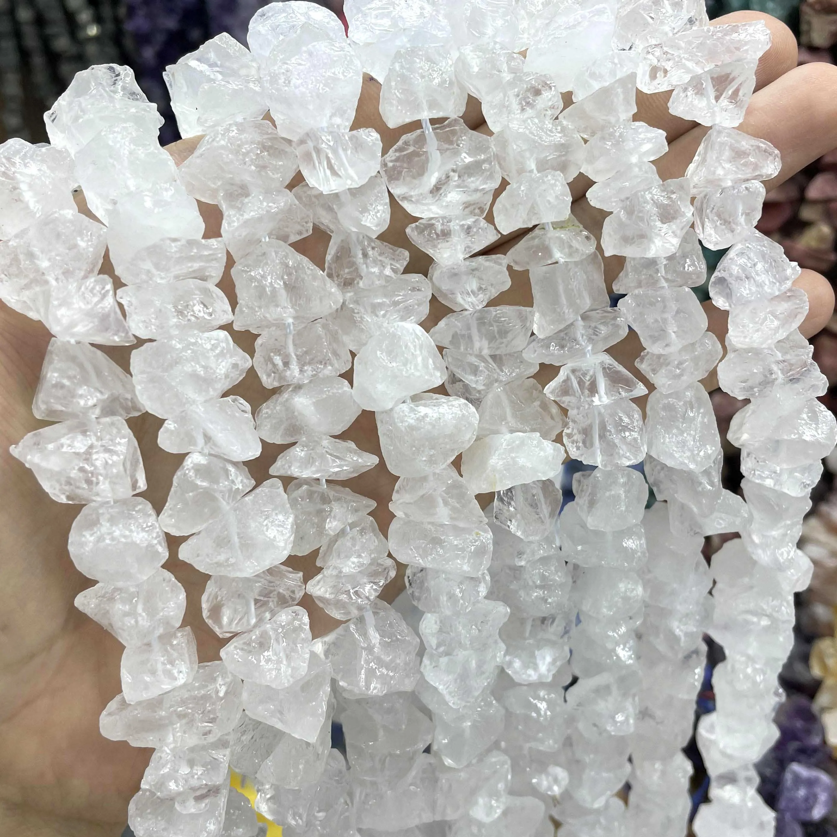thumbnail image 1 of Cuentas de fluorita en bruto, naturales, irregulares, de forma libre, de amatista, minerales de cristal, de cuarzo, para hacer pulseras y joyas, 7,5", 1 of 5