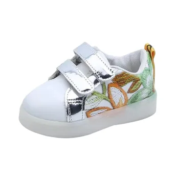 

Children Casual Shoes Summer Princess Girls Anti Slip Soft Sole LED Flashing Lights Shoe No.5
