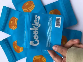 

Pan Cake Blue Bags California 3.5g Edibles Packaging Mylar Bags Hologram Stickers And Back Label MbwyH