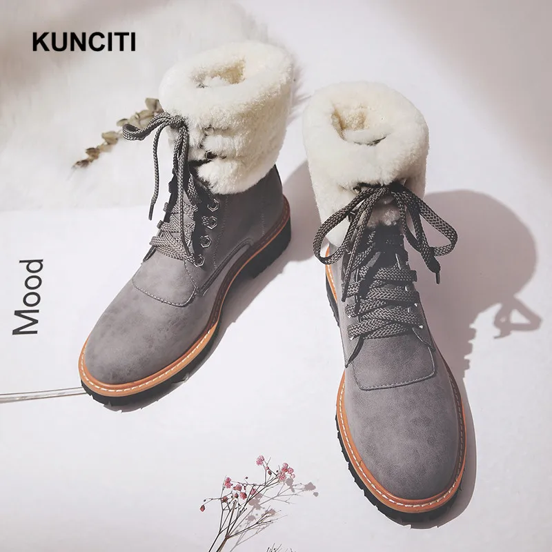 KUNCITI/ женские зимние ботинки; ботинки на меху со шнуровкой; женские зимние ботинки в европейском стиле; Botas Mujer; серые ботинки в готическом стиле; D9198