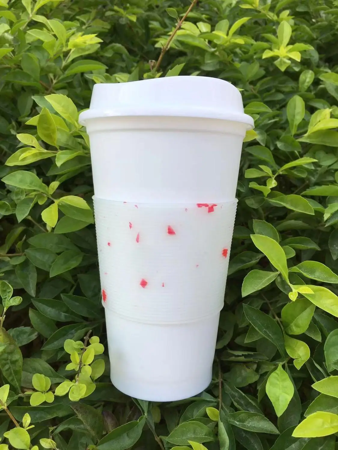Bpa бесплатно Водонепроницаемая 16 унций качество еды starbuckss матовая многоразовая пластиковая кофейная кружка с силиконовым рукавом