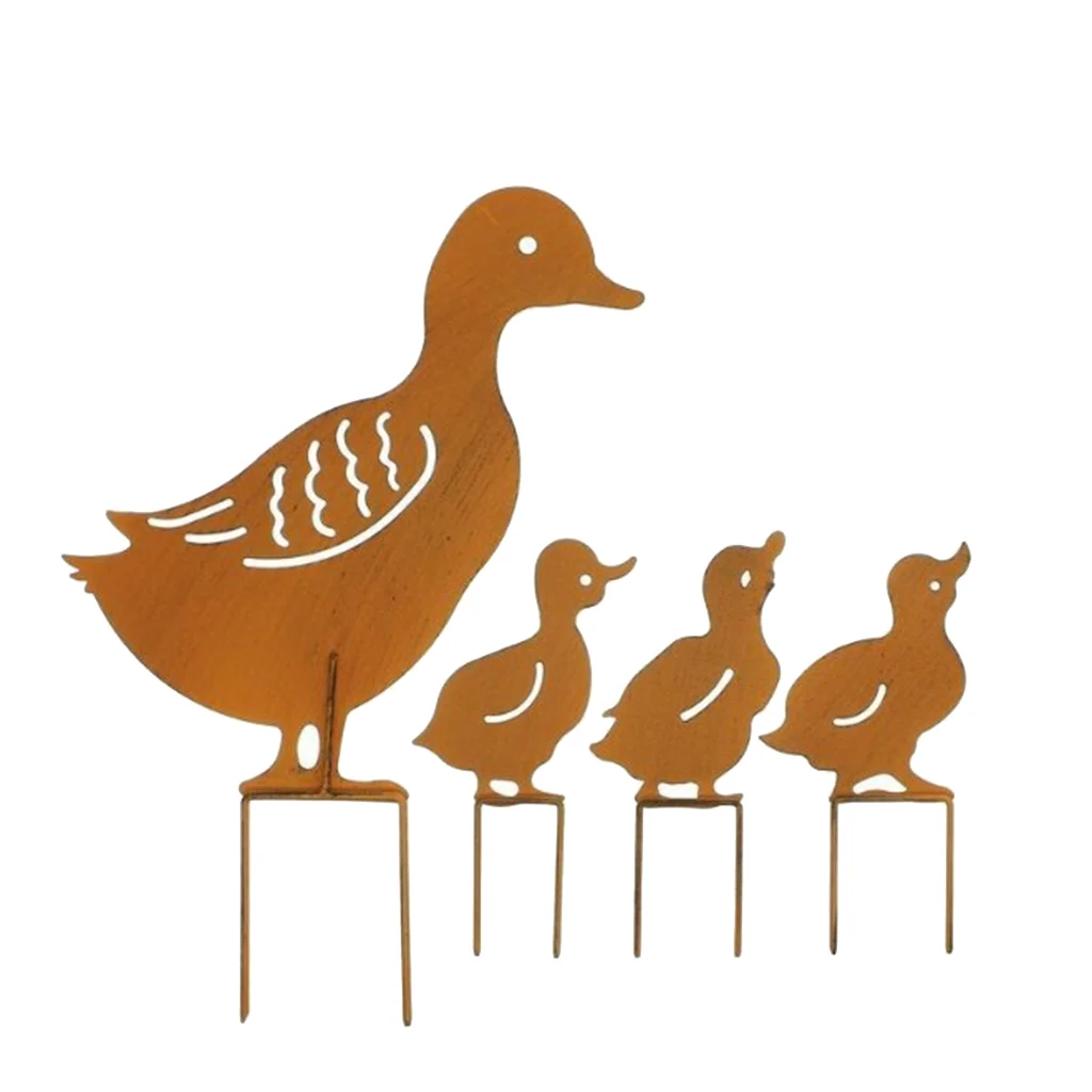 Pack of 4 Retro Ducks Shape Garden Stakes Ornaments Metal Iron Gardening Art Christmas Whimsical Gifts Garden Ornaments 