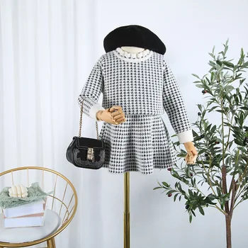 

2019 autumn new girls abstract casual simple black and white color matching suit two-piece sweater