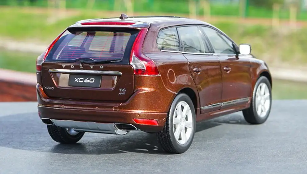 1//18 Scale VOLVO XC60 T6 AWD Brown Diecast Model Car Toy Collection