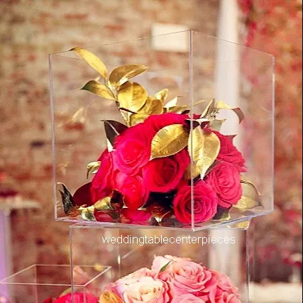 2ed159574747a7c6fa1bb292373b1604_Modern-Clear-Acrylic-Wedding-Plum-Sage-Display