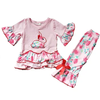 

Stock baby girl spring easter outfit rabbit embroidery tops and floral ruffle pant set with bow little girl 2 pcs clothing set