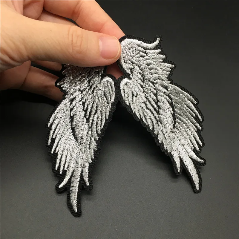 2PCS 천사 날개 크기: 3.8x9.4cm 의류에 대 한 패치에 철 수 놓은 스트라이프 자 켓 스티커 DIY 배지 바느질 의류 Applique