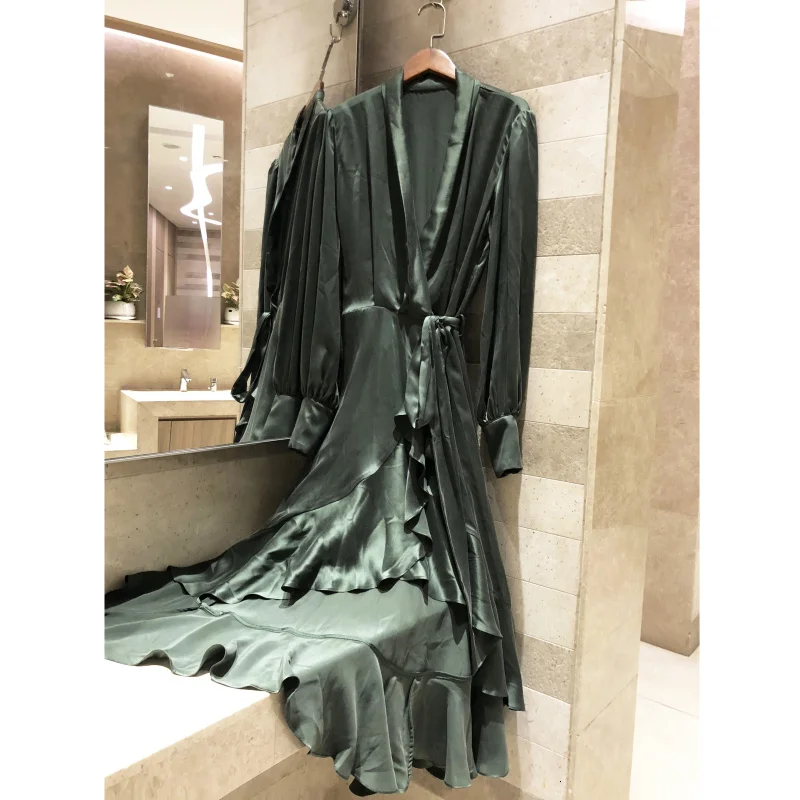 

Espionage Silk Wrap Midi dress Sexy V-neck Ruffled hem elegant High-grade silk high quality green dress Mid-length dress