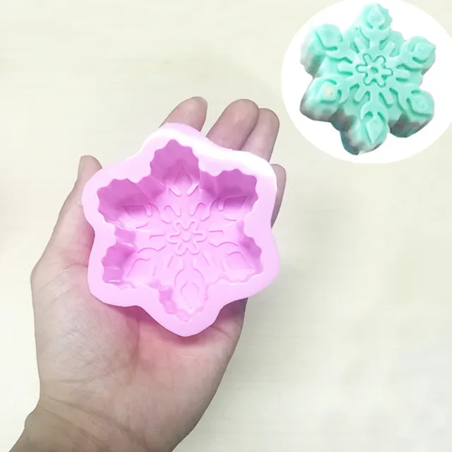1Pcs 3D Christmas Decorations Snowflake Chocolate Mold DIY Fondant Baking Cooking Cake Decorating Tools Silicone Candle Mold Mould   I
