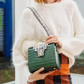 

Spring / Summer 2020 new leather crocodile pattern European and American fashion bag cover lady small bag leather shoulder bag