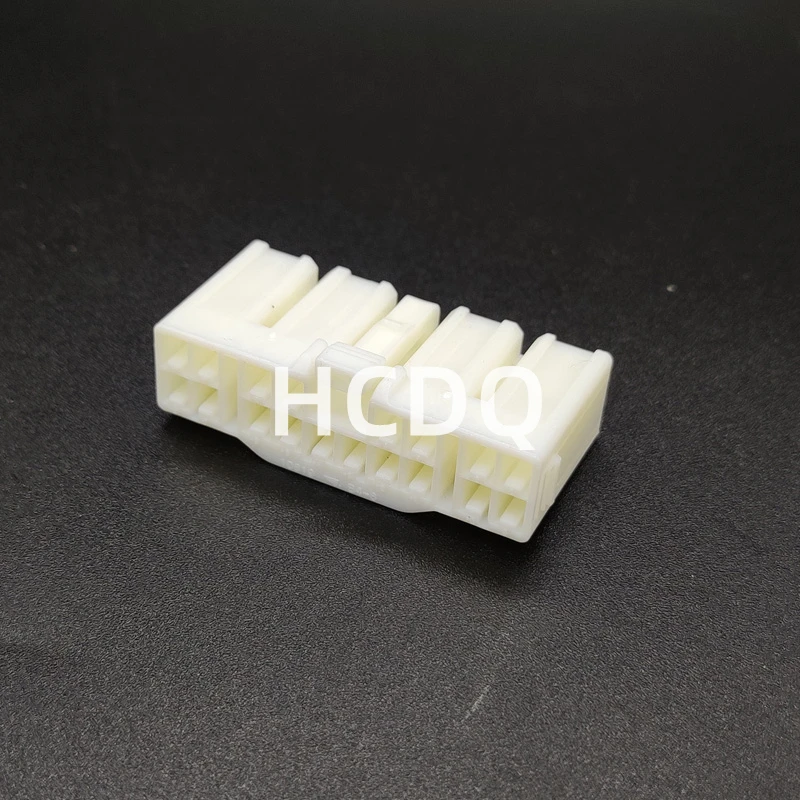 The original 90980-10819 18PIN automobile connector plug shell and connector are supplied from stock