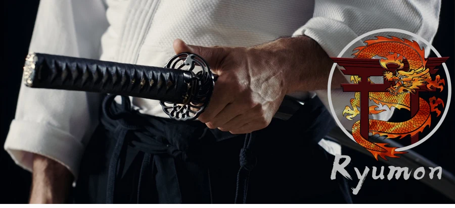 Description Picture 2 of itemJapanese Samurai Katana Maintenance Kit Cleaning 5 Tools Set Storage Wooden Case And Sword Cloth With Brass Hammer Without Oil